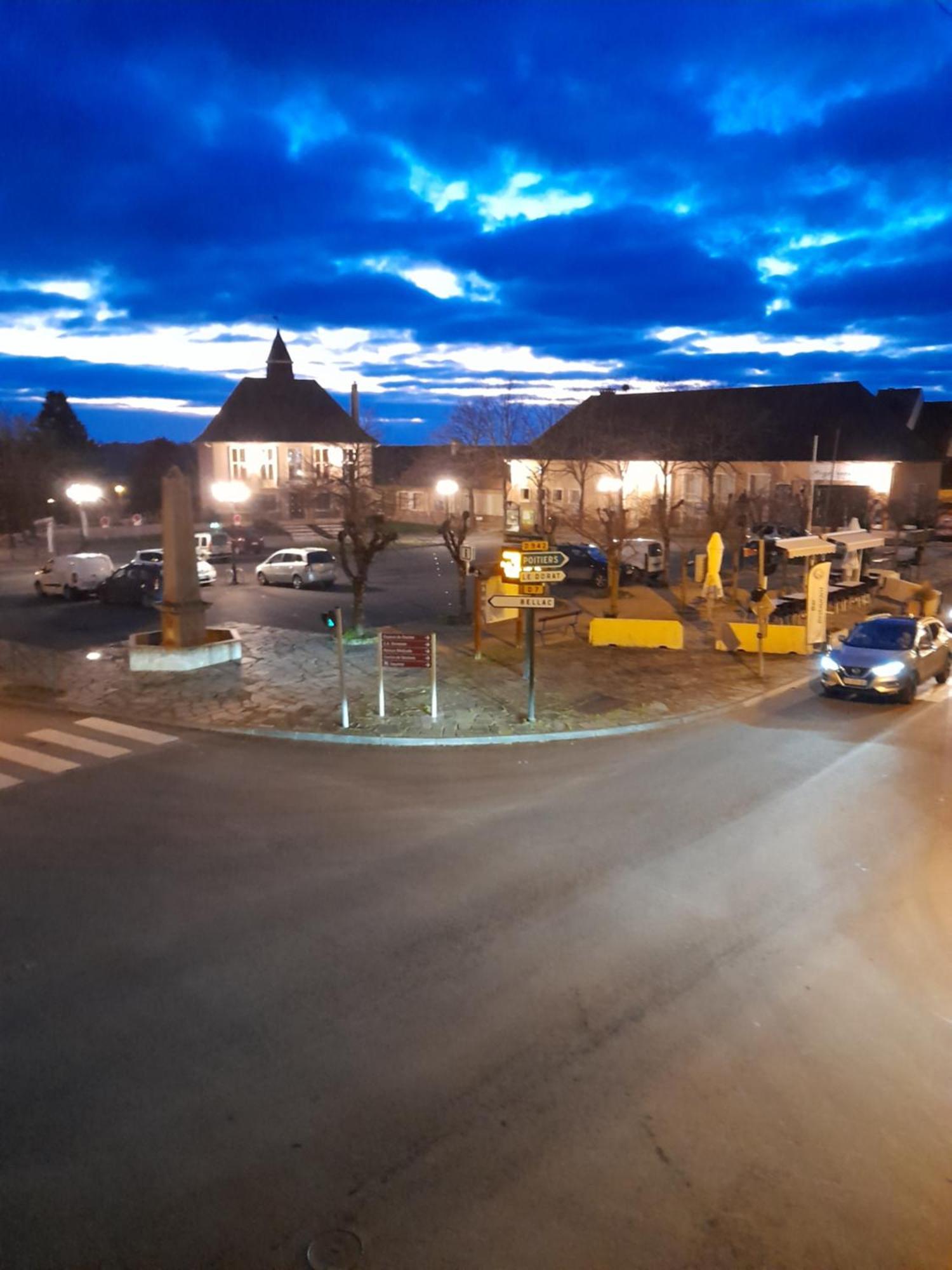 GÎte Déco Magnac-Laval Esterno foto